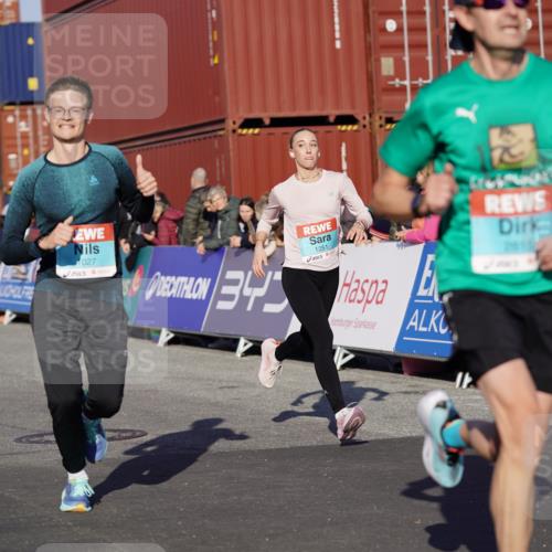 03.10.2025 - Köhlbrandbrückenlauf Michael Burmester http://msf.ph/oto/8995568 03.10.2025 09:57:58 Ziel 1027, 1210, 1251, 2815 meine-sportfotos.de