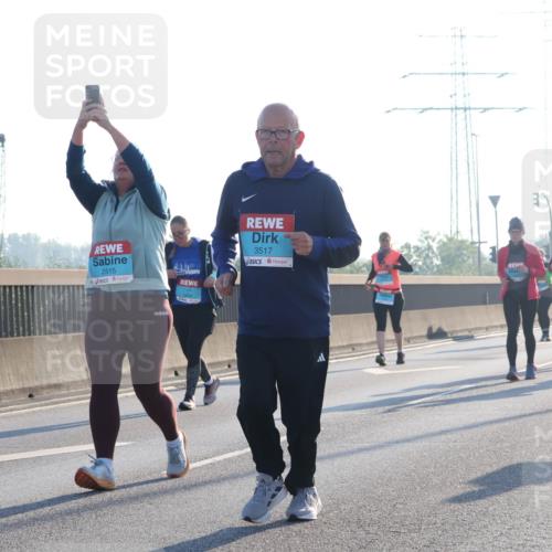 03.10.2025 - Köhlbrandbrückenlauf Luisa Fischer http://msf.ph/oto/8995570 03.10.2025 10:25:58 Position 3 2515, 3517 meine-sportfotos.de