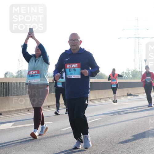03.10.2025 - Köhlbrandbrückenlauf Luisa Fischer http://msf.ph/oto/8995573 03.10.2025 10:25:58 Position 3 2515, 3517 meine-sportfotos.de
