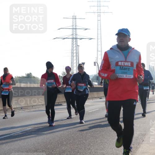 03.10.2025 - Köhlbrandbrückenlauf Luisa Fischer http://msf.ph/oto/8995591 03.10.2025 10:26:01 Position 3 2306, 1 meine-sportfotos.de