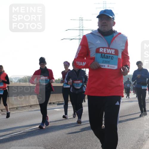 03.10.2025 - Köhlbrandbrückenlauf Luisa Fischer http://msf.ph/oto/8995596 03.10.2025 10:26:01 Position 3 2306, 2452 meine-sportfotos.de