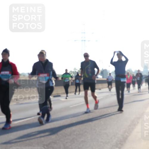 03.10.2025 - Köhlbrandbrückenlauf Luisa Fischer http://msf.ph/oto/8995608 03.10.2025 10:26:03 Position 3  meine-sportfotos.de