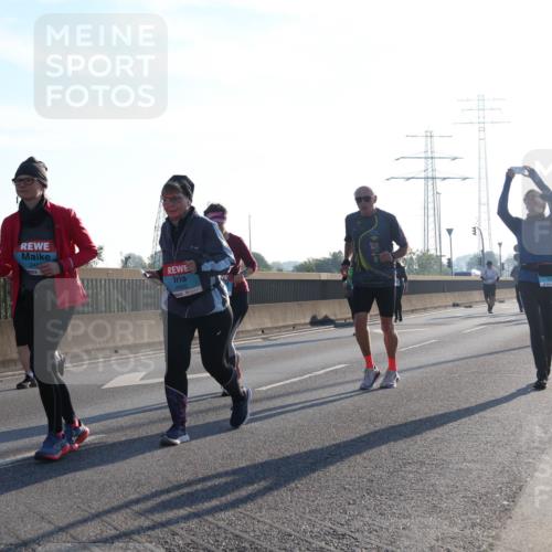 03.10.2025 - Köhlbrandbrückenlauf Luisa Fischer http://msf.ph/oto/8995618 03.10.2025 10:26:04 Position 3 245, 2665, 1 meine-sportfotos.de