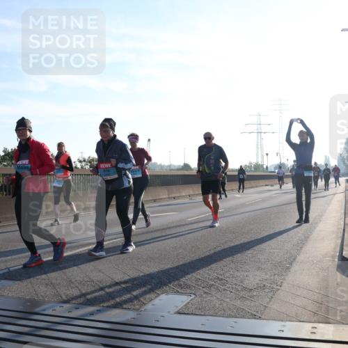 03.10.2025 - Köhlbrandbrückenlauf Luisa Fischer http://msf.ph/oto/8995623 03.10.2025 10:26:05 Position 3 00, 00 meine-sportfotos.de