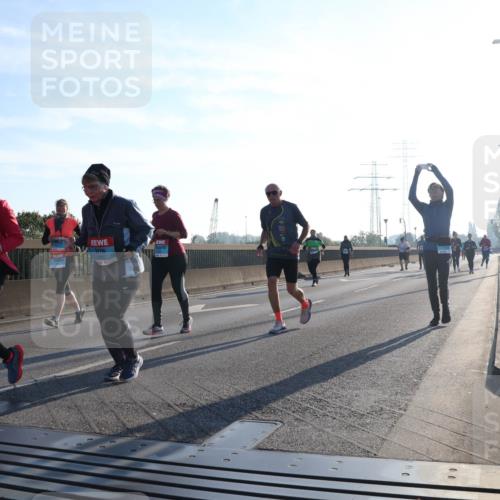 03.10.2025 - Köhlbrandbrückenlauf Luisa Fischer http://msf.ph/oto/8995625 03.10.2025 10:26:05 Position 3 00 meine-sportfotos.de