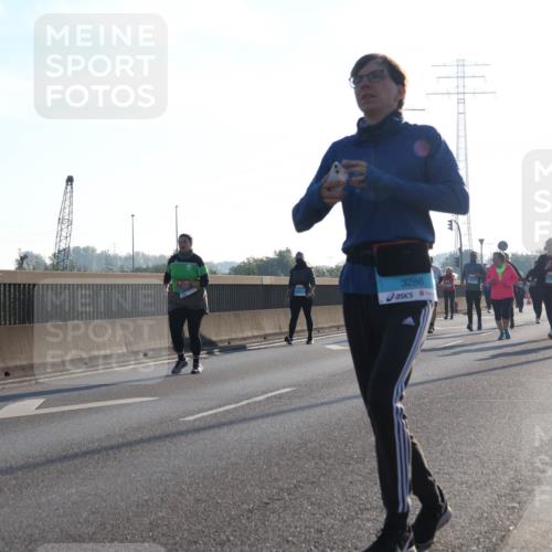 03.10.2025 - Köhlbrandbrückenlauf Luisa Fischer http://msf.ph/oto/8995636 03.10.2025 10:26:07 Position 3 3286 meine-sportfotos.de