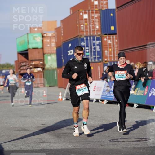 03.10.2025 - Köhlbrandbrückenlauf Michael Burmester http://msf.ph/oto/8995642 03.10.2025 09:58:04 Ziel 1114, 1167, 1210, 1251, 3243, 3246 meine-sportfotos.de
