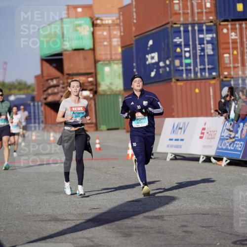 03.10.2025 - Köhlbrandbrückenlauf Michael Burmester http://msf.ph/oto/8995658 03.10.2025 09:58:07 Ziel 1114, 1143, 1167, 1210, 3243, 3246 meine-sportfotos.de