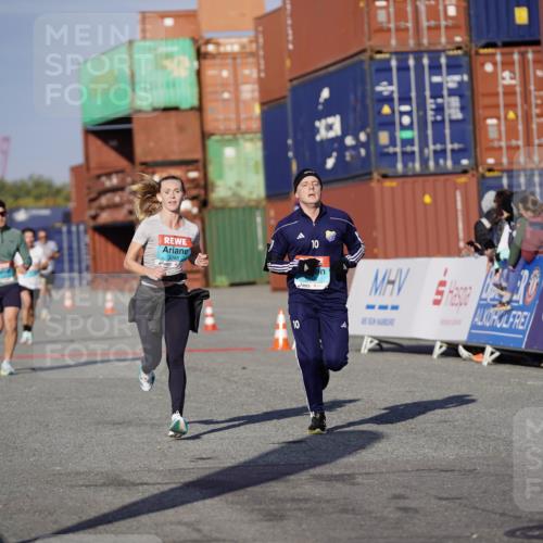 03.10.2025 - Köhlbrandbrückenlauf Michael Burmester http://msf.ph/oto/8995663 03.10.2025 09:58:07 Ziel 1114, 1143, 1167, 1210, 3243, 3246 meine-sportfotos.de