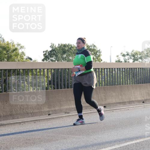 03.10.2025 - Köhlbrandbrückenlauf Luisa Fischer http://msf.ph/oto/8995666 03.10.2025 10:26:11 Position 3  meine-sportfotos.de