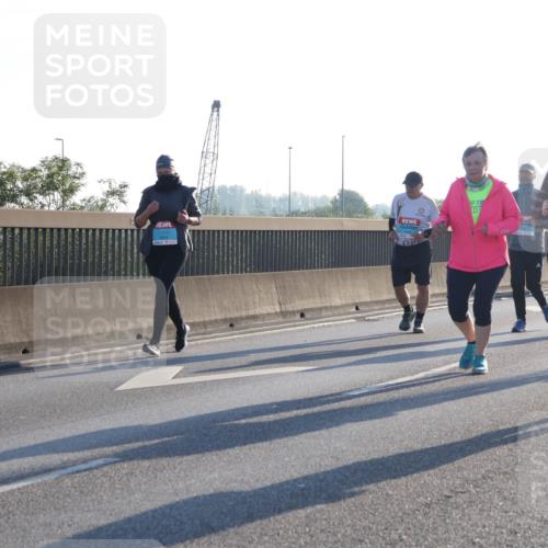 03.10.2025 - Köhlbrandbrückenlauf Luisa Fischer http://msf.ph/oto/8995682 03.10.2025 10:26:13 Position 3  meine-sportfotos.de