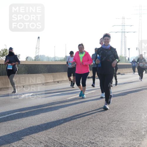 03.10.2025 - Köhlbrandbrückenlauf Luisa Fischer http://msf.ph/oto/8995687 03.10.2025 10:26:14 Position 3  meine-sportfotos.de