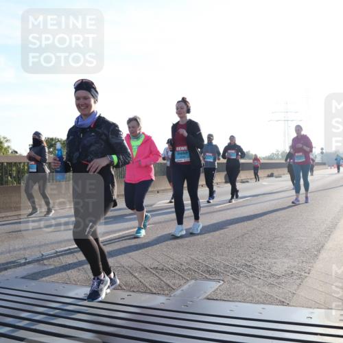 03.10.2025 - Köhlbrandbrückenlauf Luisa Fischer http://msf.ph/oto/8995701 03.10.2025 10:26:16 Position 3 100, 00, 0, 00, 000 meine-sportfotos.de
