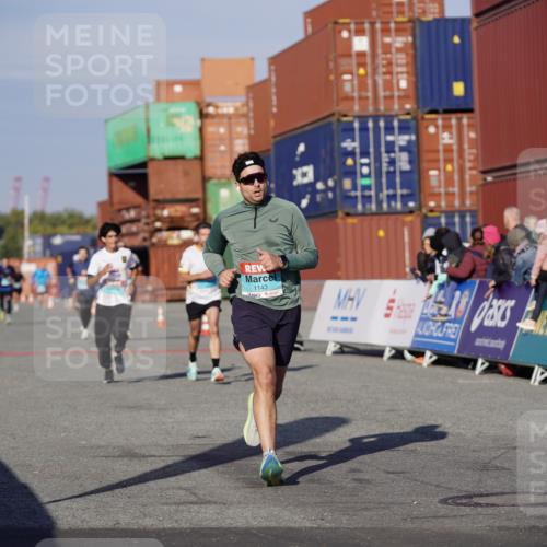03.10.2025 - Köhlbrandbrückenlauf Michael Burmester http://msf.ph/oto/8995713 03.10.2025 09:58:11 Ziel 1112, 1114, 1143, 1167, 3243, 3246, 3338 meine-sportfotos.de