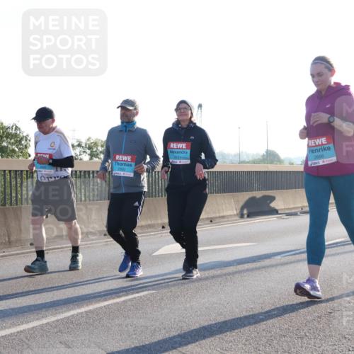 03.10.2025 - Köhlbrandbrückenlauf Luisa Fischer http://msf.ph/oto/8995715 03.10.2025 10:26:18 Position 3 2425, 2692, 26919, 2666 meine-sportfotos.de