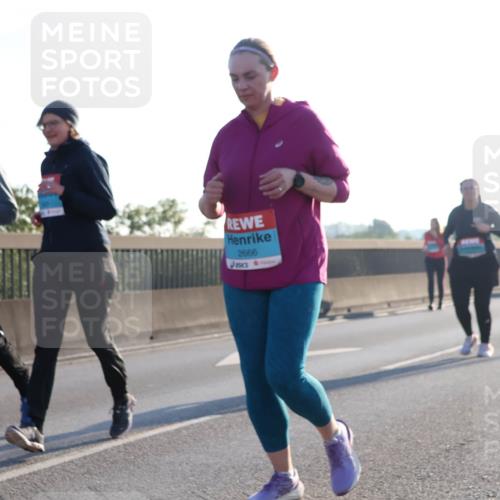 03.10.2025 - Köhlbrandbrückenlauf Luisa Fischer http://msf.ph/oto/8995723 03.10.2025 10:26:19 Position 3 2882, 2666 meine-sportfotos.de