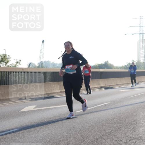 03.10.2025 - Köhlbrandbrückenlauf Luisa Fischer http://msf.ph/oto/8995730 03.10.2025 10:26:20 Position 3  meine-sportfotos.de