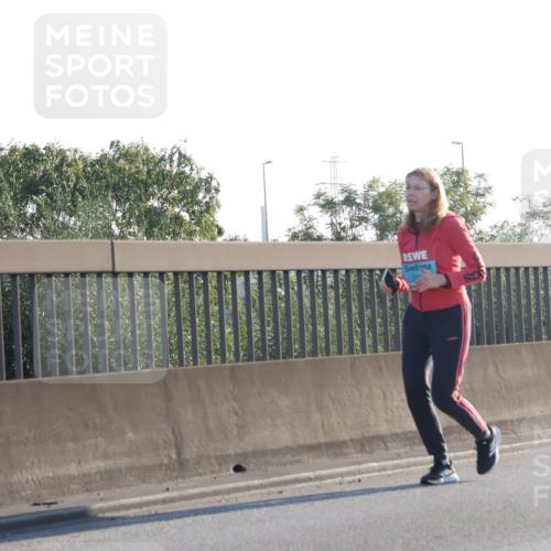03.10.2025 - Köhlbrandbrückenlauf Luisa Fischer http://msf.ph/oto/8995762 03.10.2025 10:26:24 Position 3  meine-sportfotos.de