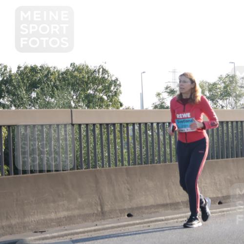 03.10.2025 - Köhlbrandbrückenlauf Luisa Fischer http://msf.ph/oto/8995764 03.10.2025 10:26:24 Position 3 2191 meine-sportfotos.de