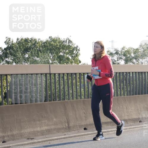 03.10.2025 - Köhlbrandbrückenlauf Luisa Fischer http://msf.ph/oto/8995767 03.10.2025 10:26:25 Position 3  meine-sportfotos.de