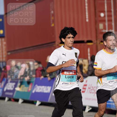 03.10.2025 - Köhlbrandbrückenlauf Michael Burmester http://msf.ph/oto/8995775 03.10.2025 09:58:15 Ziel 1052, 1112, 1143, 3243, 3246, 3338, 3592 meine-sportfotos.de