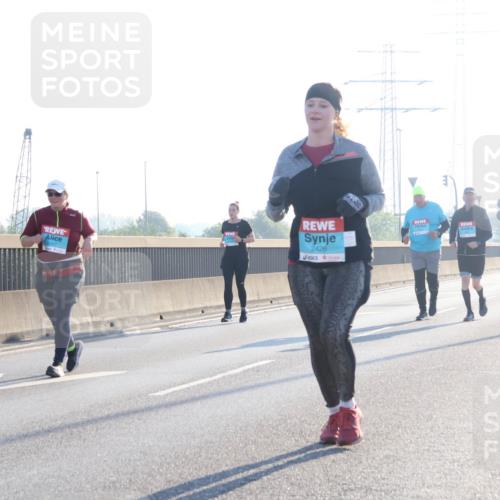 03.10.2025 - Köhlbrandbrückenlauf Luisa Fischer http://msf.ph/oto/8995794 03.10.2025 10:26:28 Position 3 2426 meine-sportfotos.de