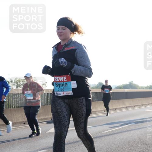 03.10.2025 - Köhlbrandbrückenlauf Luisa Fischer http://msf.ph/oto/8995803 03.10.2025 10:26:30 Position 3 2426 meine-sportfotos.de