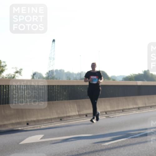 03.10.2025 - Köhlbrandbrückenlauf Luisa Fischer http://msf.ph/oto/8995806 03.10.2025 10:26:30 Position 3  meine-sportfotos.de