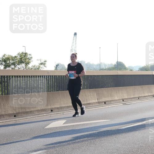 03.10.2025 - Köhlbrandbrückenlauf Luisa Fischer http://msf.ph/oto/8995819 03.10.2025 10:26:32 Position 3 2647, 2723 meine-sportfotos.de
