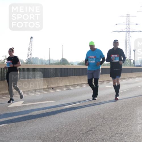 03.10.2025 - Köhlbrandbrückenlauf Luisa Fischer http://msf.ph/oto/8995821 03.10.2025 10:26:32 Position 3  meine-sportfotos.de