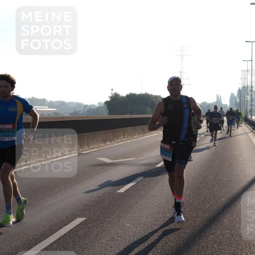 03.10.2025 - Köhlbrandbrückenlauf Fabian Wolf http://msf.ph/oto/8995840 03.10.2025 09:12:06 Position 3 3304 meine-sportfotos.de