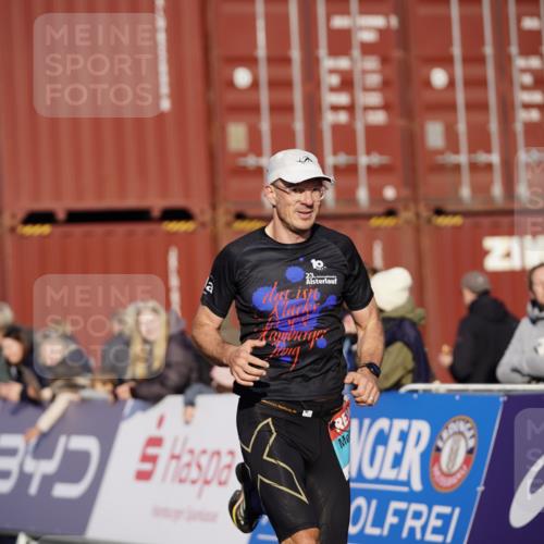 03.10.2025 - Köhlbrandbrückenlauf Michael Burmester http://msf.ph/oto/8995884 03.10.2025 09:58:26 Ziel 1052, 1094, 2962, 3592, 3749, 3836 meine-sportfotos.de