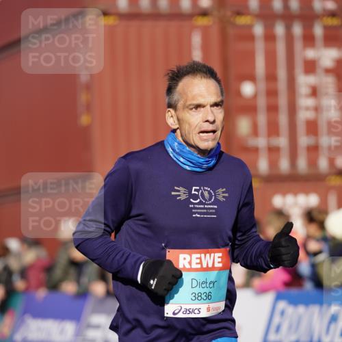 03.10.2025 - Köhlbrandbrückenlauf Michael Burmester http://msf.ph/oto/8995890 03.10.2025 09:58:26 Ziel 1052, 1094, 2962, 3592, 3749, 3836 meine-sportfotos.de