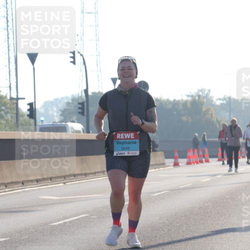 03.10.2025 - Köhlbrandbrückenlauf Luisa Fischer http://msf.ph/oto/8995891 03.10.2025 10:26:51 Position 3 3649 meine-sportfotos.de