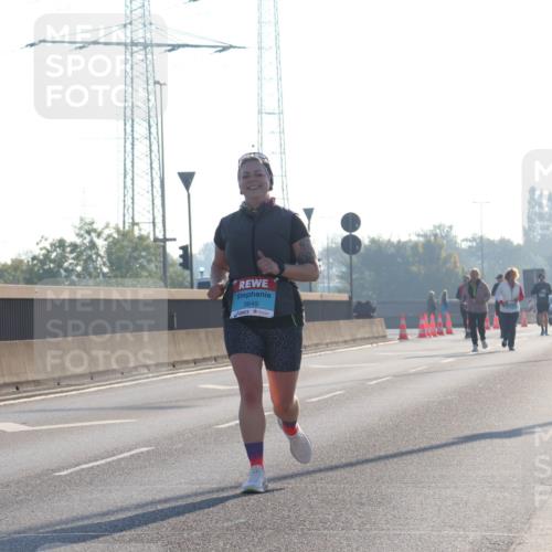 03.10.2025 - Köhlbrandbrückenlauf Luisa Fischer http://msf.ph/oto/8995898 03.10.2025 10:26:52 Position 3 3649 meine-sportfotos.de