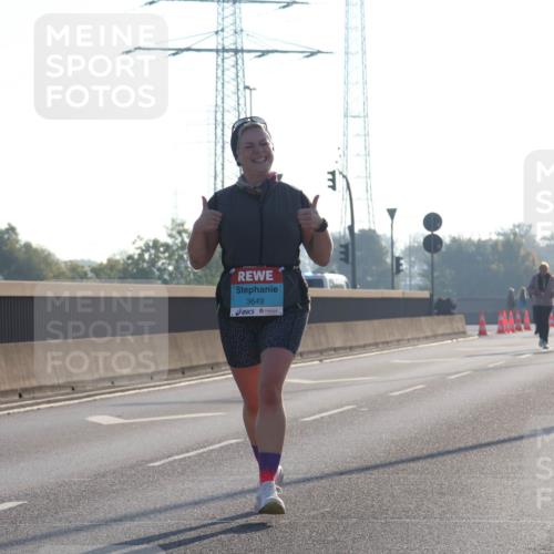 03.10.2025 - Köhlbrandbrückenlauf Luisa Fischer http://msf.ph/oto/8995904 03.10.2025 10:26:53 Position 3 3649 meine-sportfotos.de