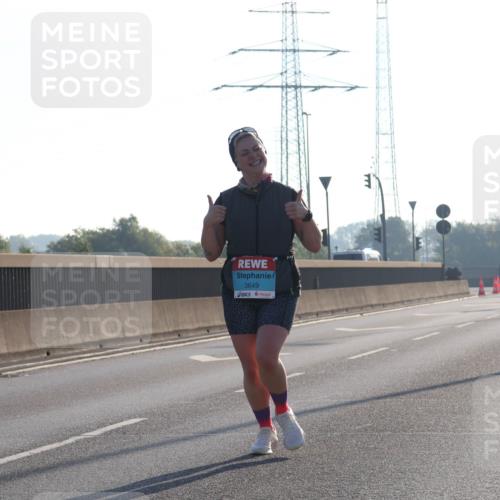 03.10.2025 - Köhlbrandbrückenlauf Luisa Fischer http://msf.ph/oto/8995909 03.10.2025 10:26:54 Position 3 3649 meine-sportfotos.de
