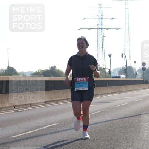 03.10.2025 - Köhlbrandbrückenlauf Luisa Fischer http://msf.ph/oto/8995911 03.10.2025 10:26:54 Position 3 3649 meine-sportfotos.de