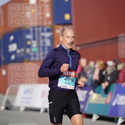 03.10.2025 - Köhlbrandbrückenlauf Michael Burmester http://msf.ph/oto/8995950 03.10.2025 09:58:40 Ziel 1102, 1142 meine-sportfotos.de