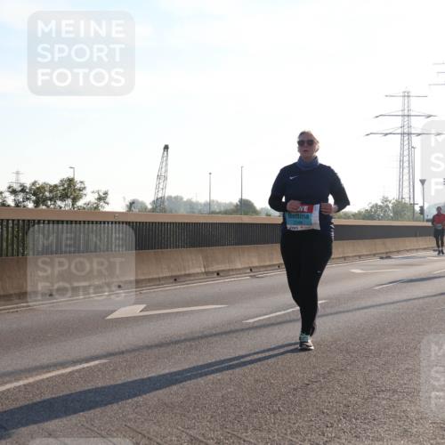 03.10.2025 - Köhlbrandbrückenlauf Luisa Fischer http://msf.ph/oto/8996024 03.10.2025 10:27:14 Position 3 2908, 2546 meine-sportfotos.de