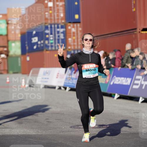 03.10.2025 - Köhlbrandbrückenlauf Michael Burmester http://msf.ph/oto/8996031 03.10.2025 09:58:47 Ziel 1054, 1142, 1215, 2302, 3174 meine-sportfotos.de