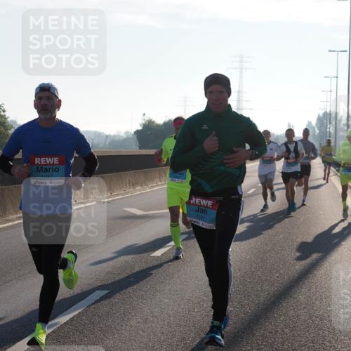 03.10.2025 - Köhlbrandbrückenlauf Fabian Wolf http://msf.ph/oto/8996032 03.10.2025 09:12:20 Position 3 1057, 1187, 0 meine-sportfotos.de