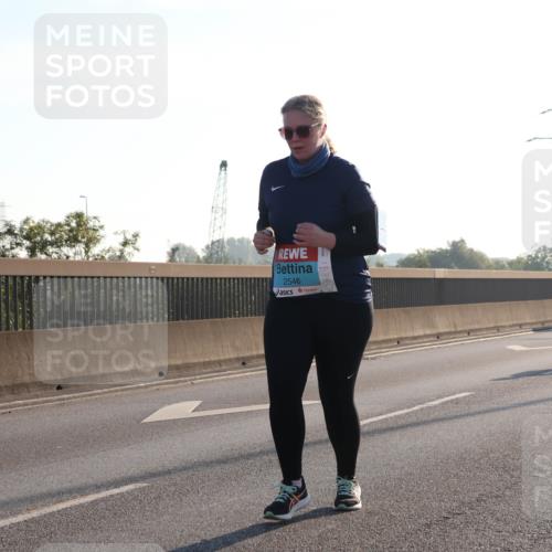 03.10.2025 - Köhlbrandbrückenlauf Luisa Fischer http://msf.ph/oto/8996033 03.10.2025 10:27:15 Position 3 2546 meine-sportfotos.de