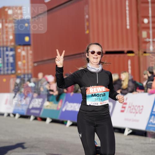 03.10.2025 - Köhlbrandbrückenlauf Michael Burmester http://msf.ph/oto/8996036 03.10.2025 09:58:48 Ziel 1054, 1142, 1215, 2302, 3174 meine-sportfotos.de