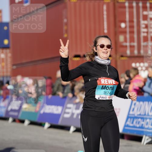 03.10.2025 - Köhlbrandbrückenlauf Michael Burmester http://msf.ph/oto/8996045 03.10.2025 09:58:48 Ziel 1054, 1142, 1215, 2302, 3174 meine-sportfotos.de