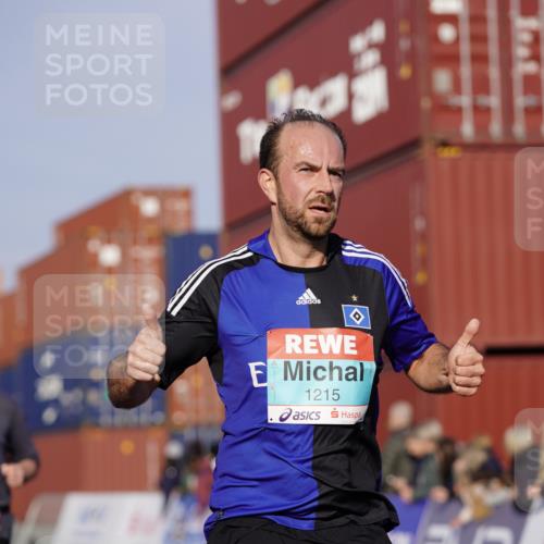 03.10.2025 - Köhlbrandbrückenlauf Michael Burmester http://msf.ph/oto/8996055 03.10.2025 09:58:49 Ziel 1054, 1142, 1215, 2302, 3174 meine-sportfotos.de