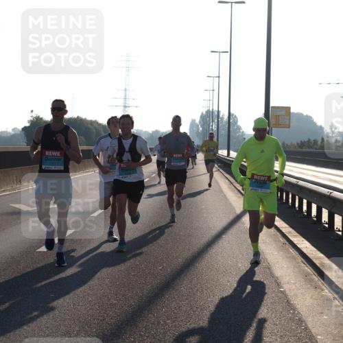 03.10.2025 - Köhlbrandbrückenlauf Fabian Wolf http://msf.ph/oto/8996061 03.10.2025 09:12:22 Position 3 1017, 3460 meine-sportfotos.de