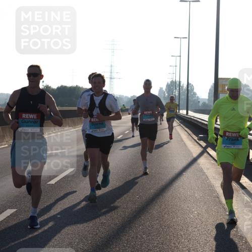 03.10.2025 - Köhlbrandbrückenlauf Fabian Wolf http://msf.ph/oto/8996073 03.10.2025 09:12:23 Position 3 1017, 3153, 1174, 3460 meine-sportfotos.de