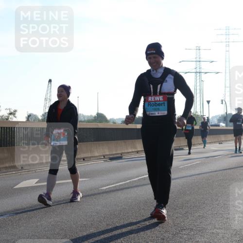 03.10.2025 - Köhlbrandbrückenlauf Luisa Fischer http://msf.ph/oto/8996074 03.10.2025 10:27:21 Position 3 1928 meine-sportfotos.de