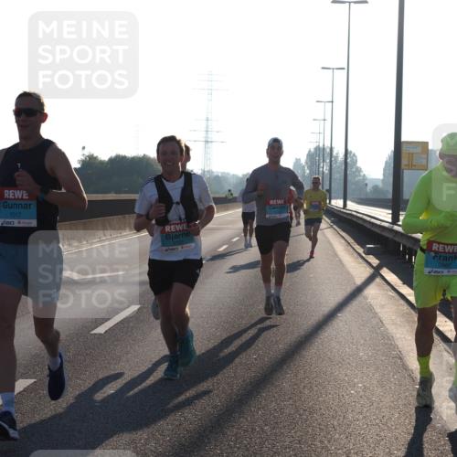 03.10.2025 - Köhlbrandbrückenlauf Fabian Wolf http://msf.ph/oto/8996079 03.10.2025 09:12:23 Position 3 1017, 3153, 3460 meine-sportfotos.de